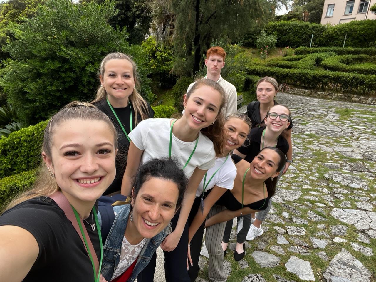 Biologie-biomédicale-student,-Tori-Laflamme-(far-left)-in-Genoa-Italy-with-peers-who-participated-in-this-summer’s-6-week-pre-med-shadowing-study-abroad-program-through-Atlantis.