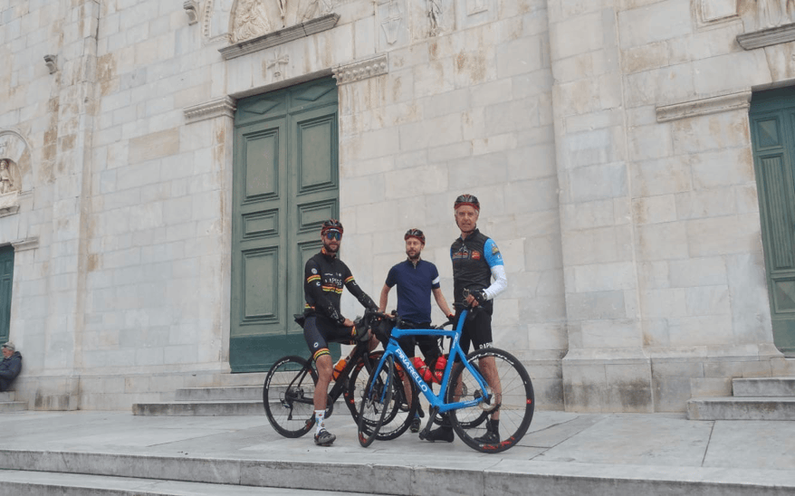  Luciano Galasso going cycling with other friends