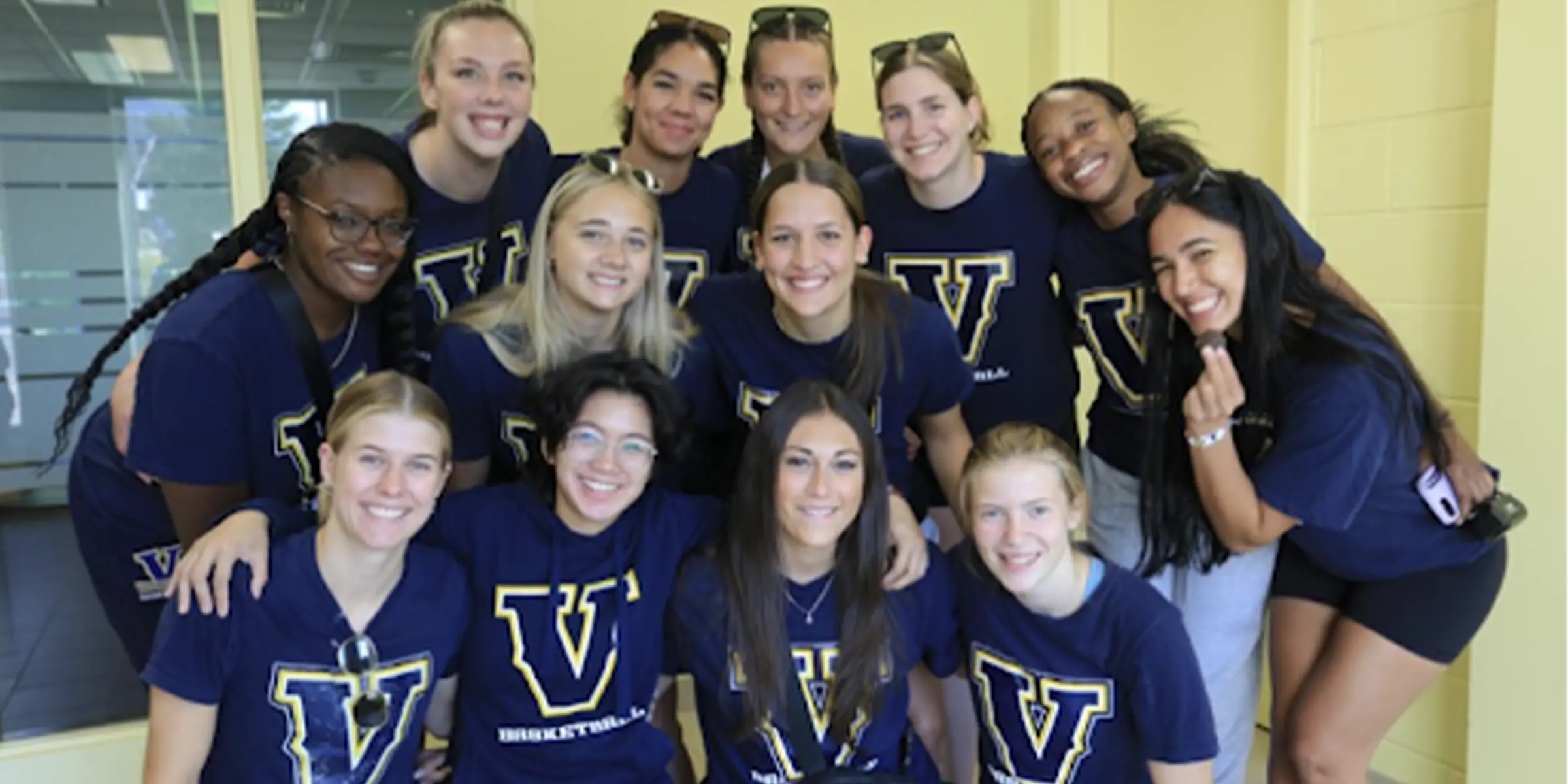 Laurentian students smiling 