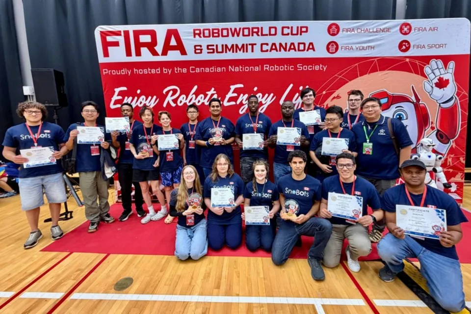 Snobots team, 20 people with the diplomas at the competition